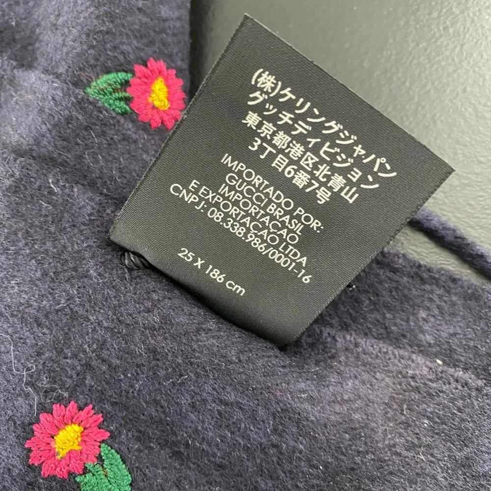 Gucci NWOT Silk Scarf